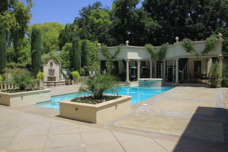 Stunning Private Estate Pasadena