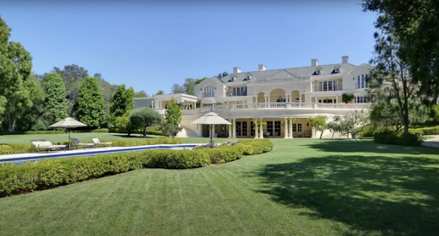 Grand luxury private estate with beautifully landscaped grounds for exclusive events in Los Angeles.